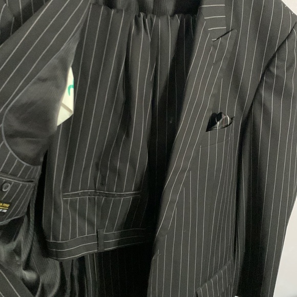 Smith & Barnes pinstripe suit - Picture 10 of 10